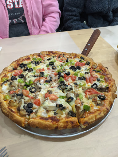 Lu`s pizza